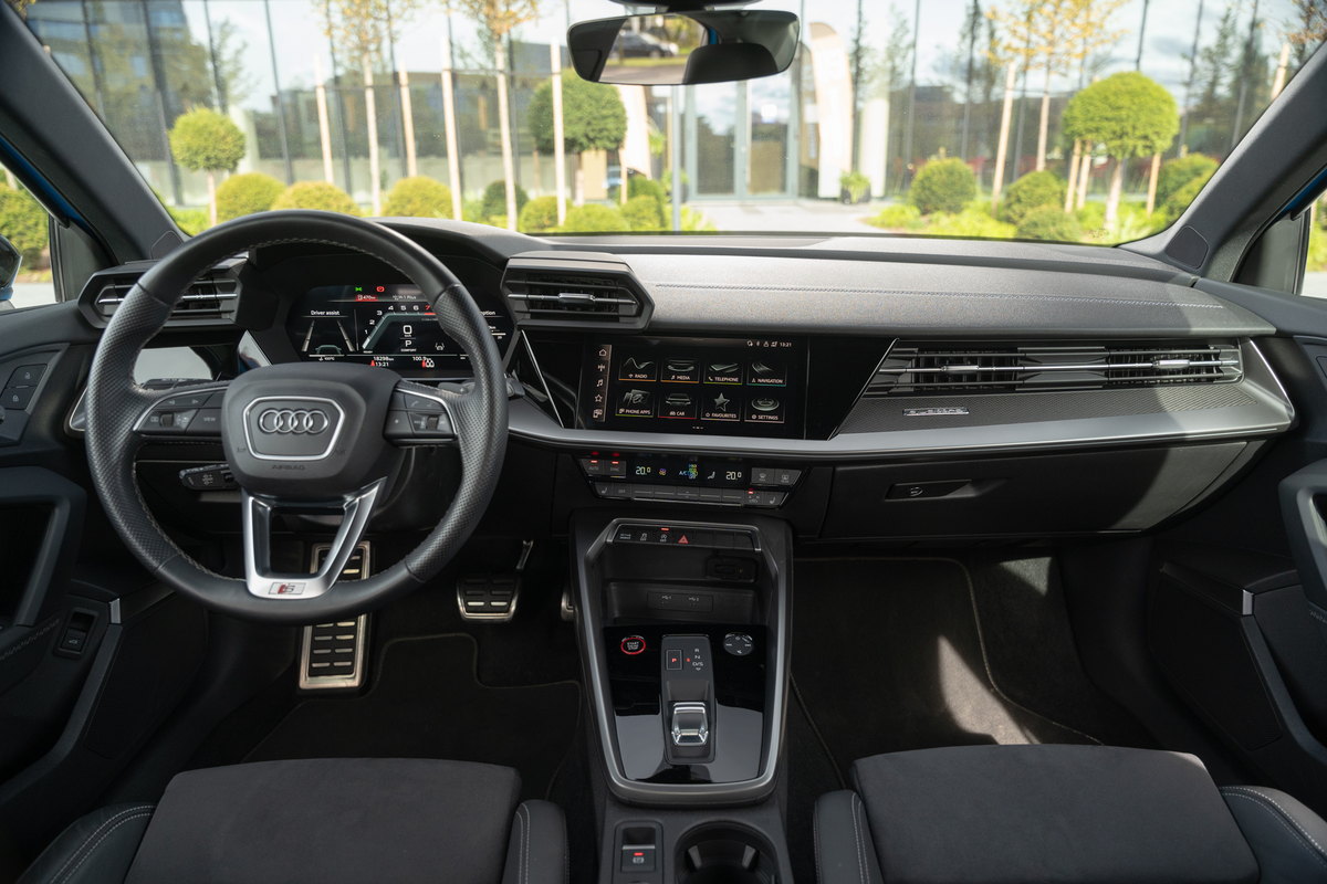 Панель приборов и Virtual Cockpit