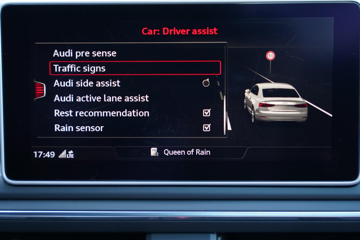 Vairavimo asistentai: pre sense, side assist, lane assist